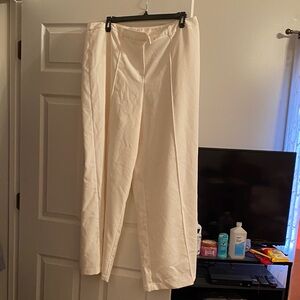Elegant White Cato brand dress slacks size 22 w